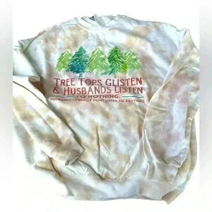 Gildan Large heavy blend crewneck Christmas sweatshirt. NWT. Tye dye tan . Funny